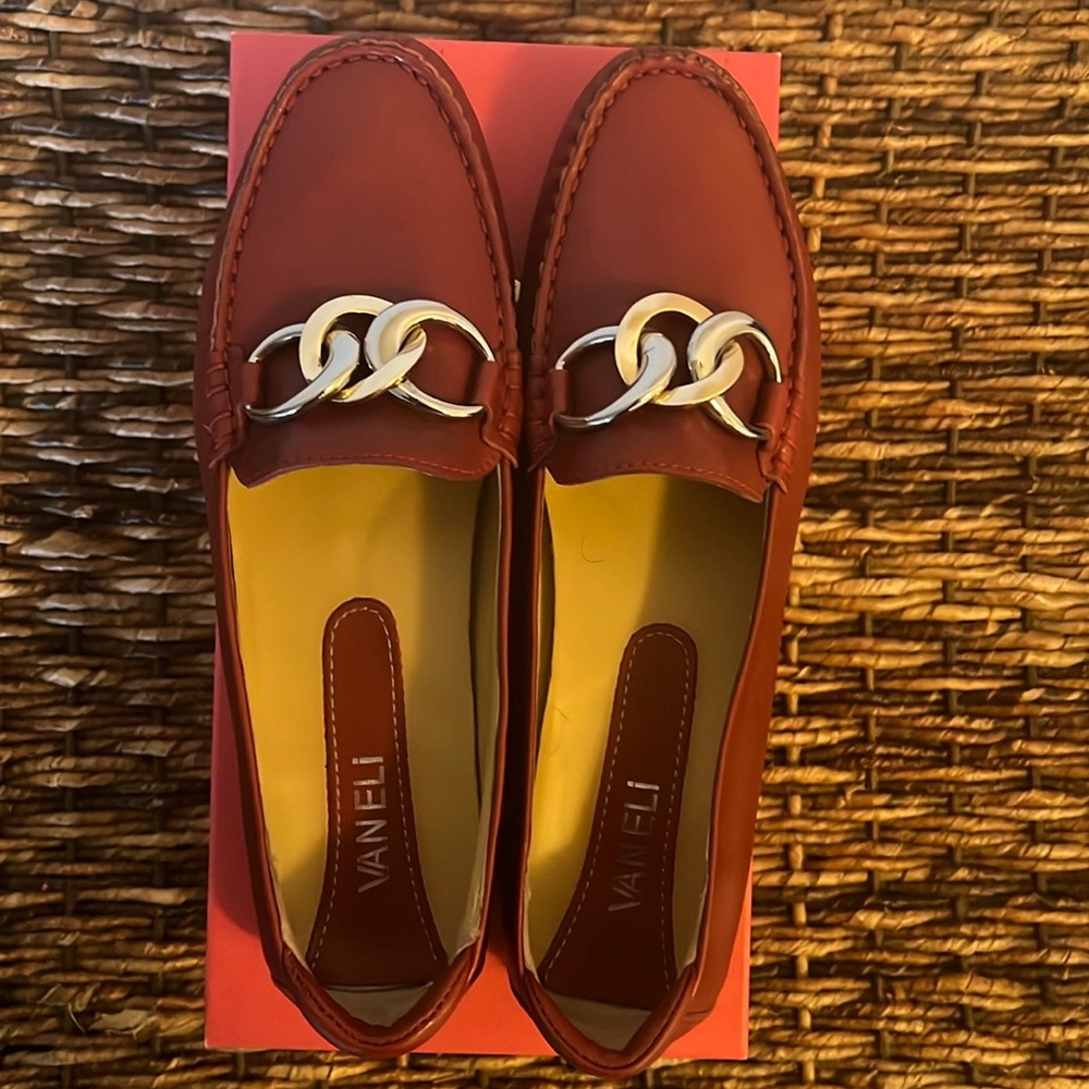 Vaneli driving loafer w/ two tone metal